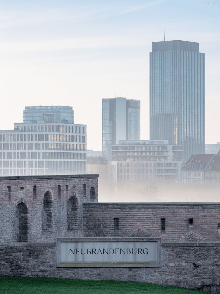 Panoramablick auf die Stadt Neubrandenburg